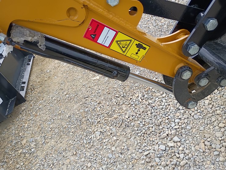 #23947-•-2025-agt-h15r-mini-excavator-image-27