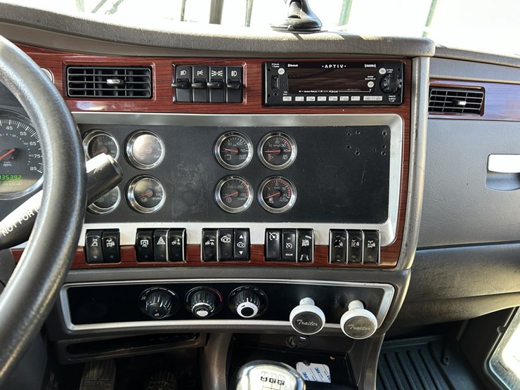 2006-kenworth-t800b-image-64