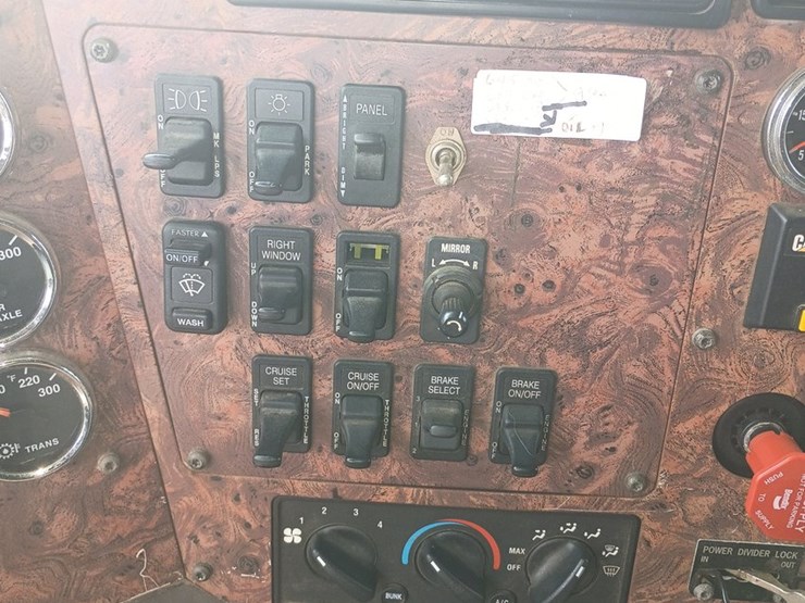 2000-international-9200i-image-28