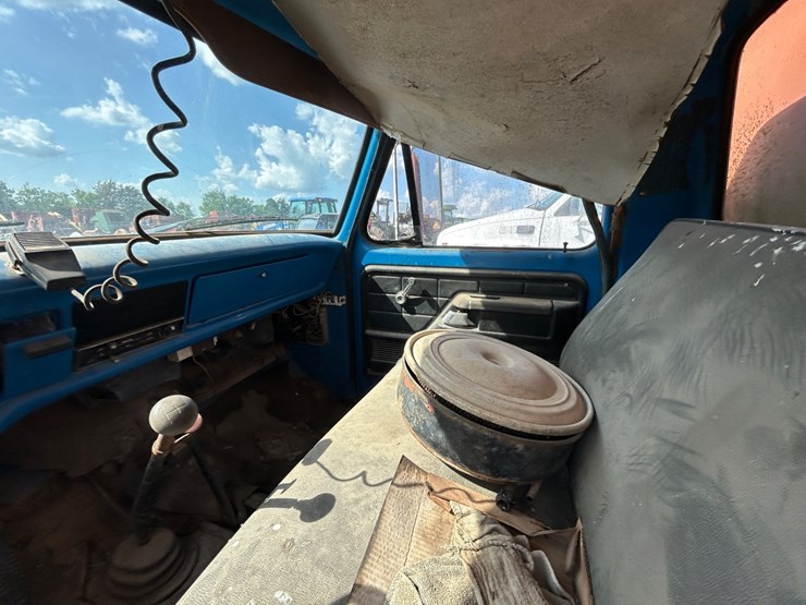 1979-ford-f800-image-10