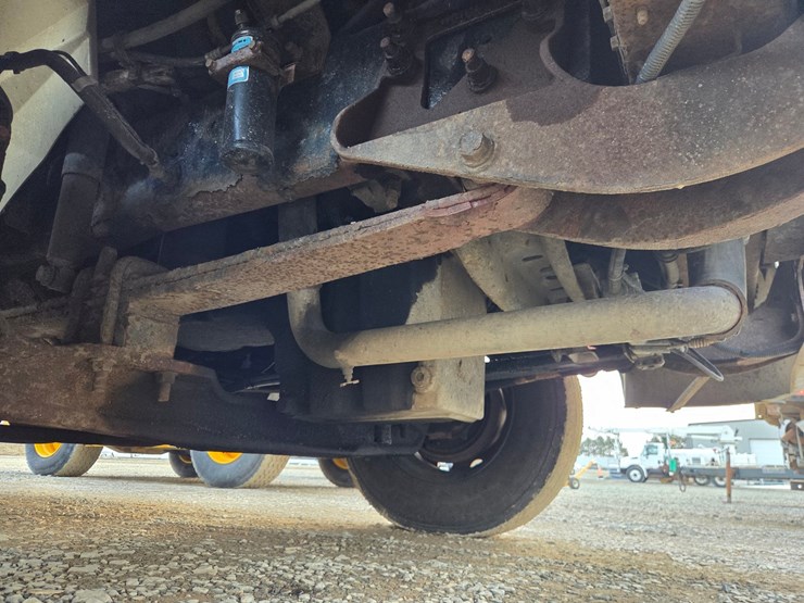 2005-caterpillar-c13-image-41