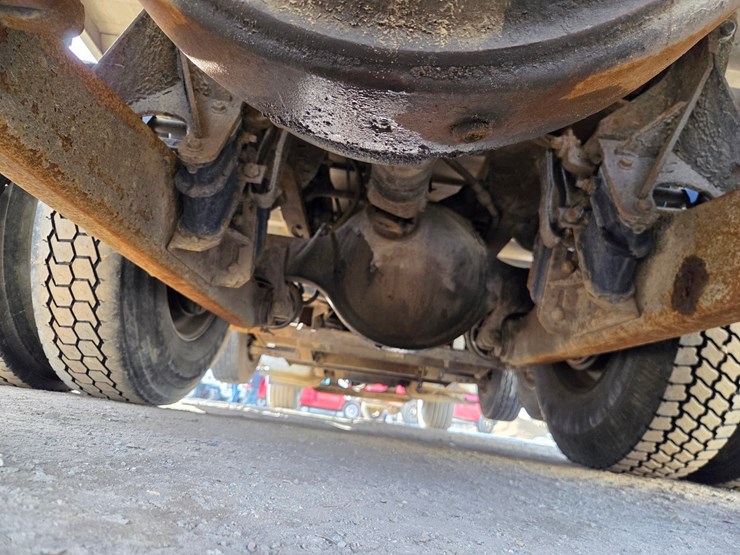 2012-international-7600-image-33