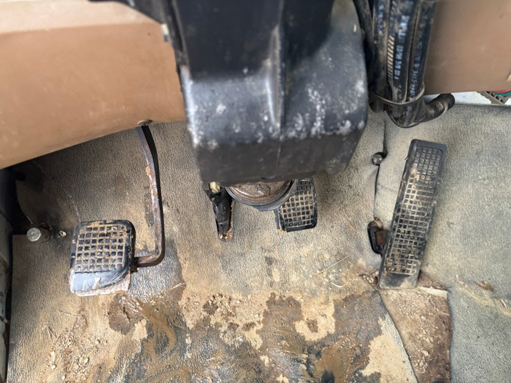 1997-ford-lt8000-image-46