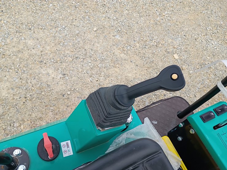 #24179-•-2025-agt-mh12rx-mini-excavator-image-14