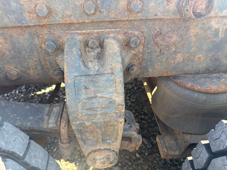 1994-peterbilt-359-image-41