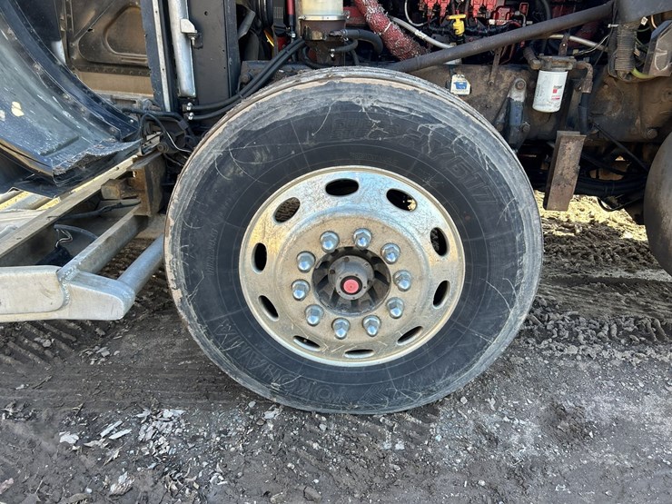 2005-peterbilt-379-image-86