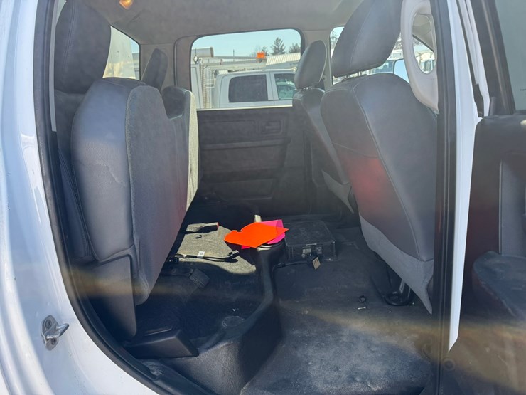 #1060-•-2015-ram-5500-heavy-duty-service-truck-image-28