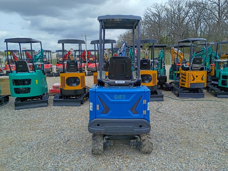 #24176-•-2025-agt-mx20r-mini-excavator-image-3
