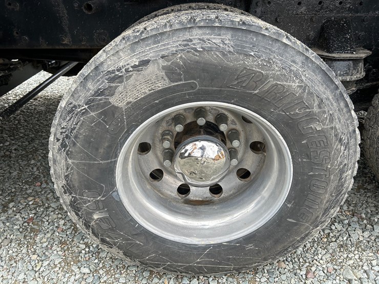 2005-peterbilt-357-image-102