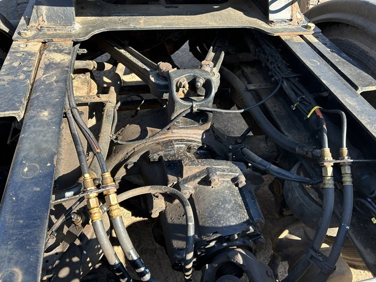 2020-kenworth-t880-image-33