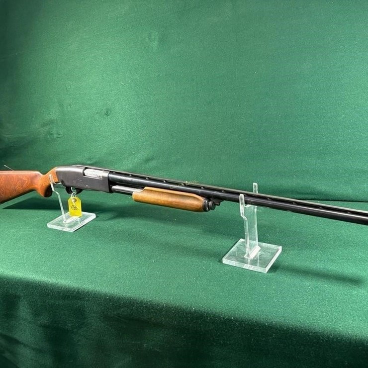 Revelation Mdl 300 12 ga pump 2 3/4" shotgun