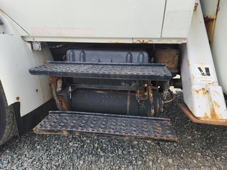 2002-international-4300-sba-image-23