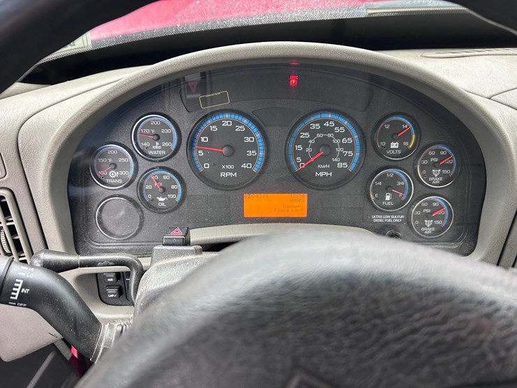 #1690-•-2013-international-7500-6x4-hydro-excavation-truck-image-58