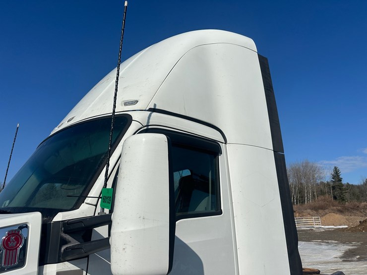 2017-kenworth-t680-image-18