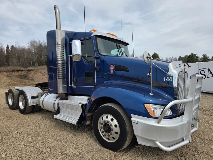 2017-kenworth-t660-image-7