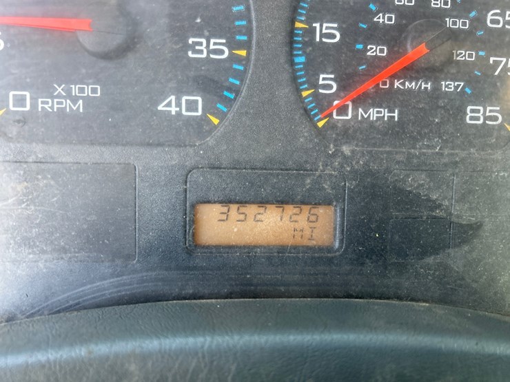 2005-international-7600-image-66