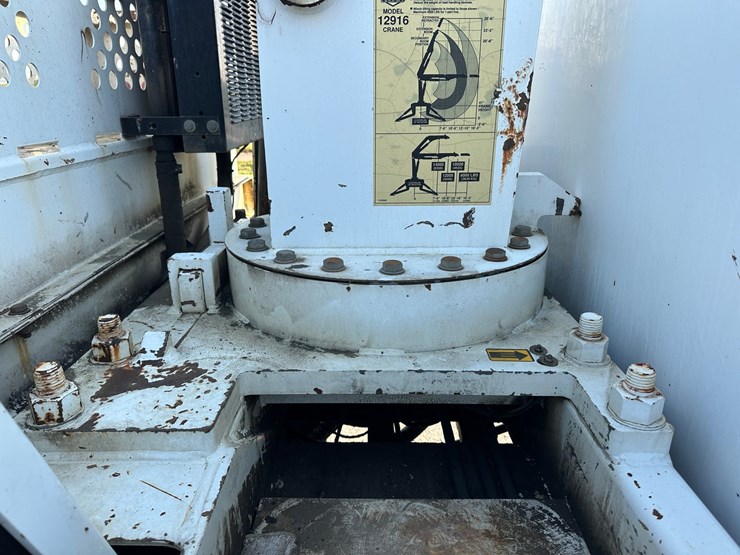 freightliner-fl70-image-36