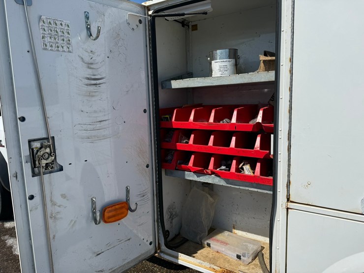 #1061-•-2016-ram-5500-heavy-duty-service-truck-image-8