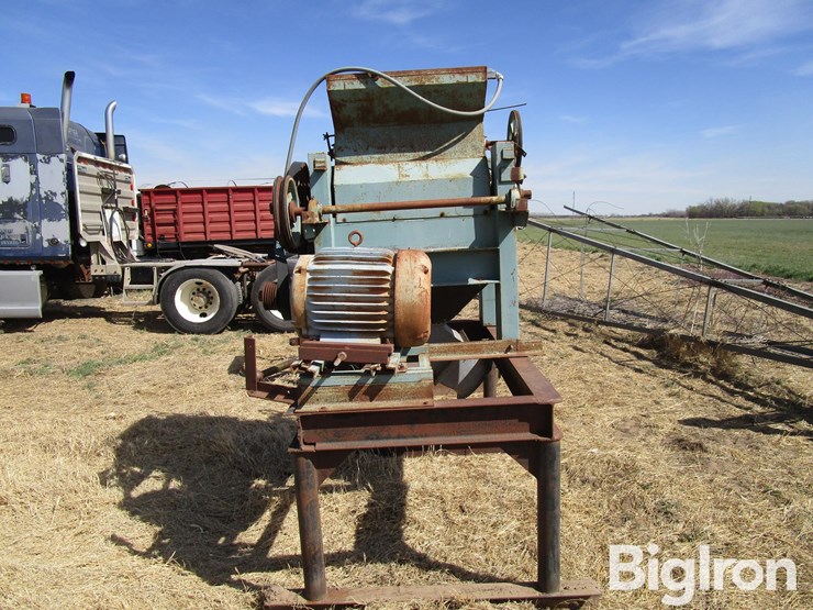 davis-roller-mill-and-motor-on-stand-image-2