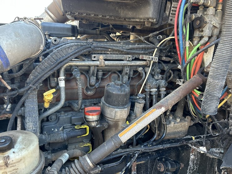 2020-kenworth-t880-image-47