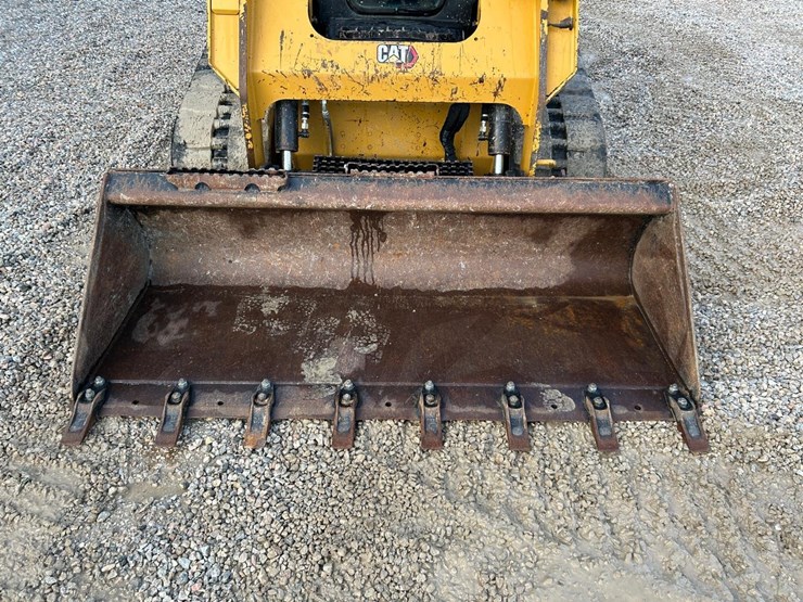 2019-caterpillar-259d3-image-9