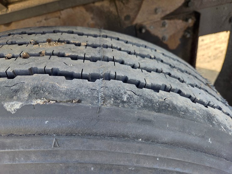 2012-international-7600-image-71