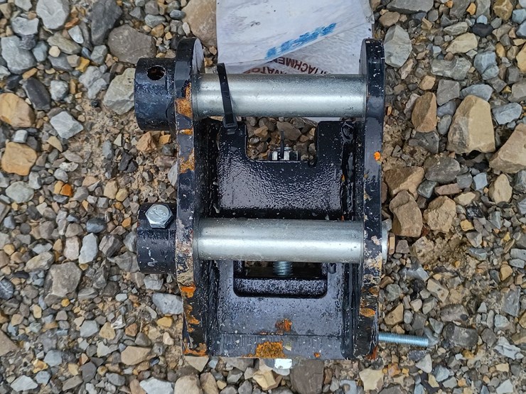 #l19-028-•-tpm-quick-coupler-mini-excavator-attachment-image-4