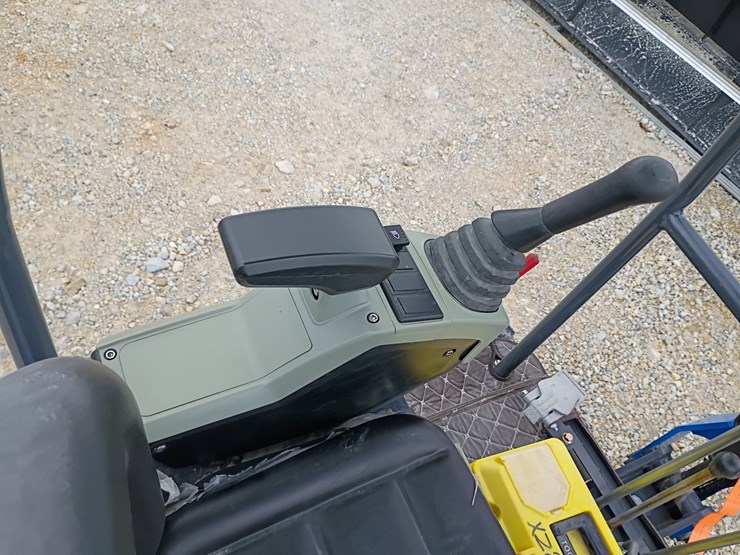 #24168-•-2025-diesel-agt-xz20k-c-mini-excavator-image-14