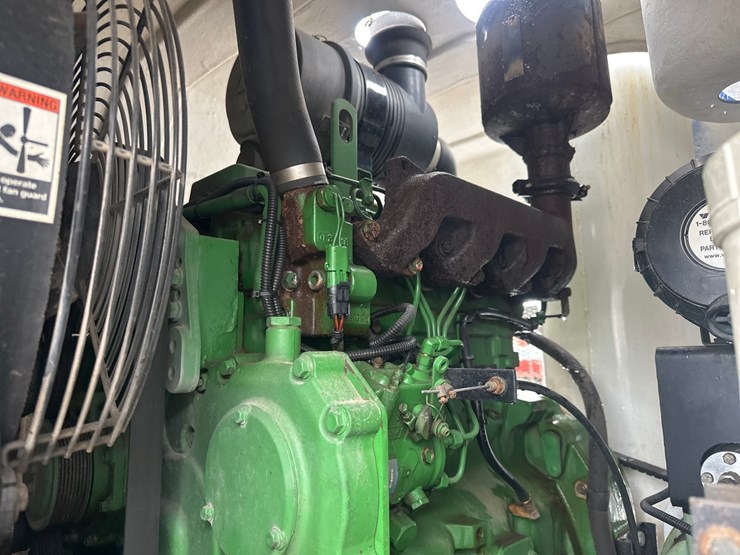 2012-massey-ferguson-8-image-31