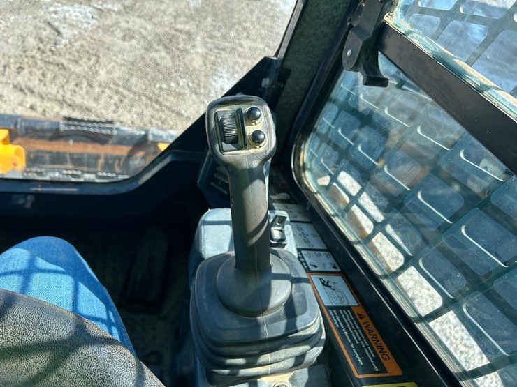 2018-deere-333g-image-21