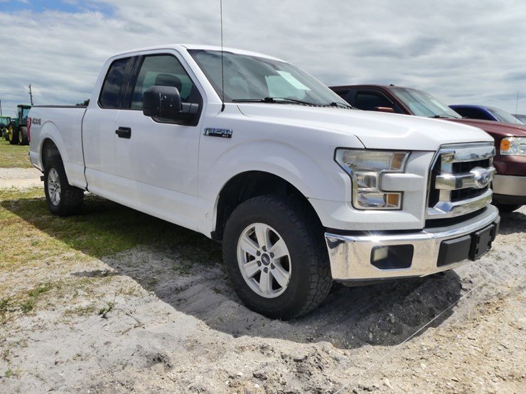 2017-ford-f150-xlt-image-2