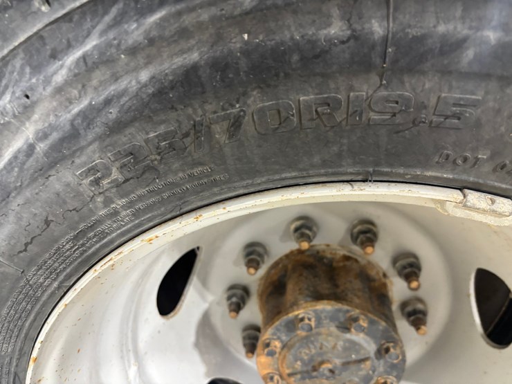 2022-ford-f550-sd-image-93