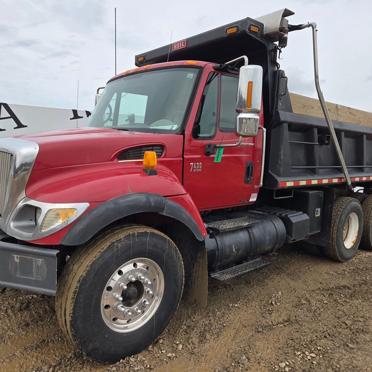 2006 INTERNATIONAL 7400