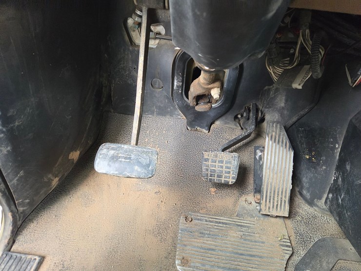 2006-massey-ferguson-8-image-66