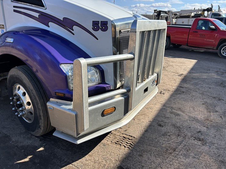 2020-kenworth-t880-image-10