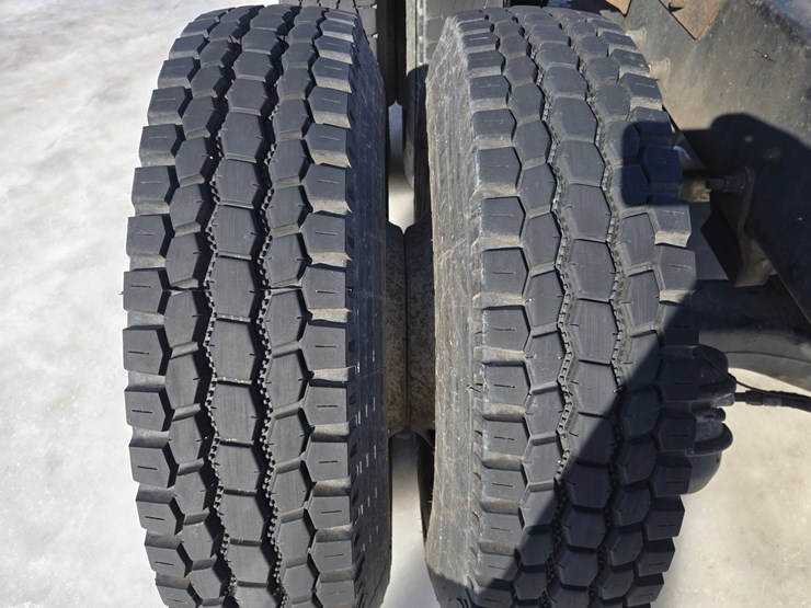 2000-mack-rd688s-image-75