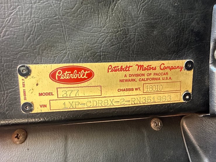 1994-peterbilt-359-image-81