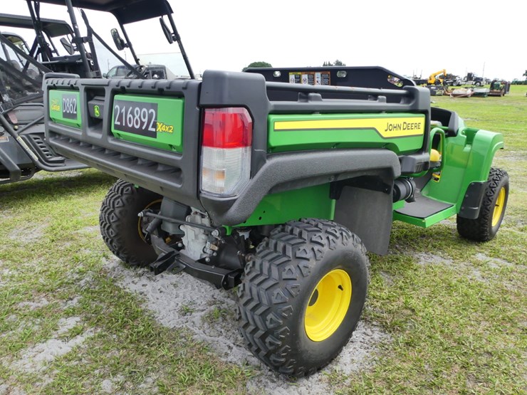 2024-john-deere-tx-4x2-image-4