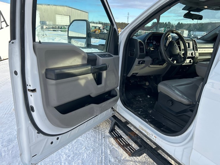 2021-ford-f550-image-69