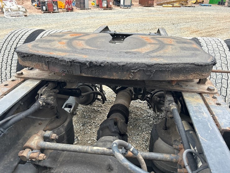 2016-kenworth-t680-image-22