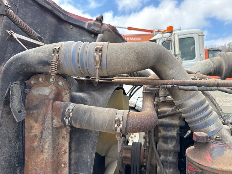 1998-massey-ferguson-8-image-18