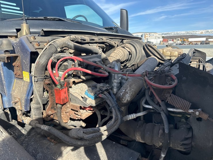 2005-massey-ferguson-8-image-40