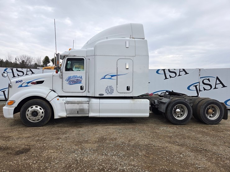 2007-peterbilt-579-image-2