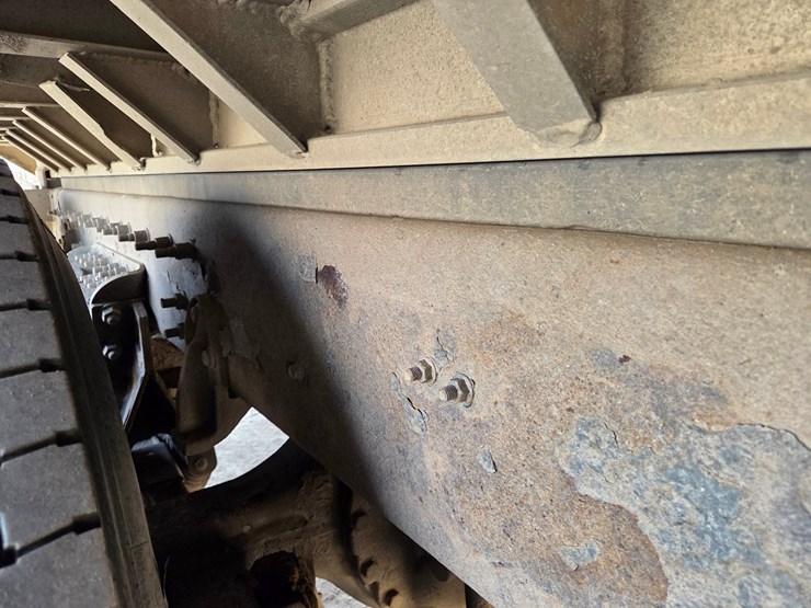 2012-international-7600-image-26