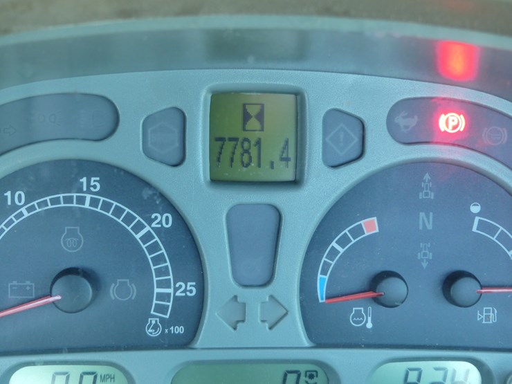 case-ih-mxu135-image-14