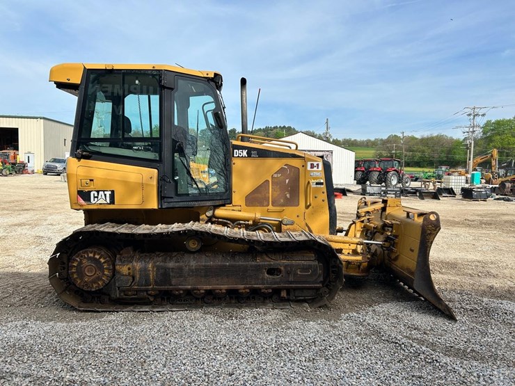 caterpillar-d5k-xl-image-5