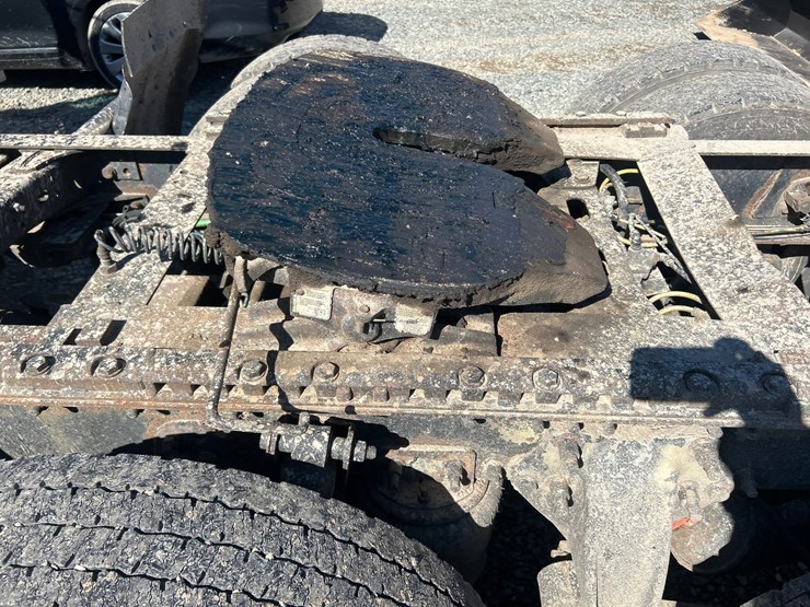 2005-massey-ferguson-8-image-21