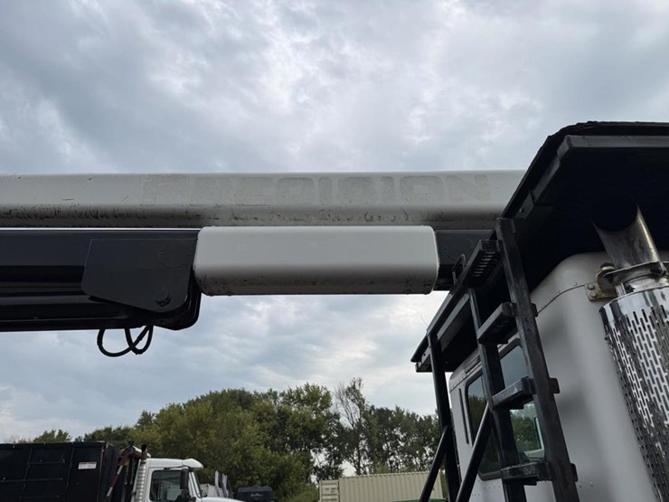 2003-peterbilt-330-image-23