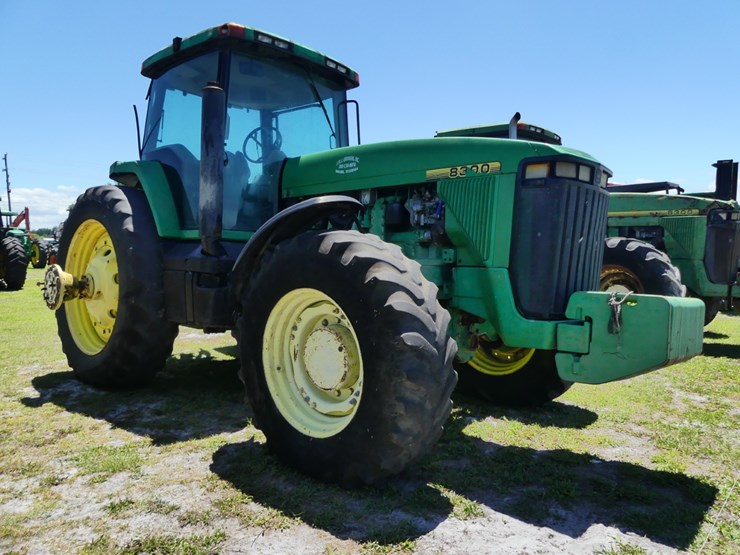 john-deere-8300-image-2