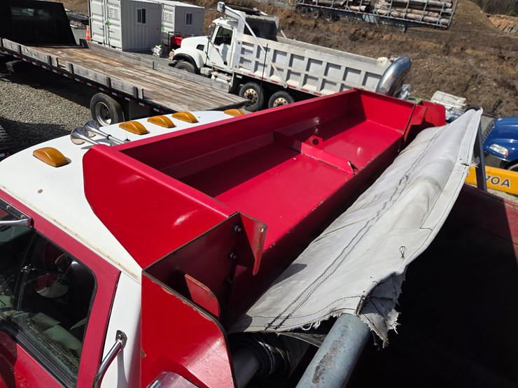 2005-massey-ferguson-8-image-28